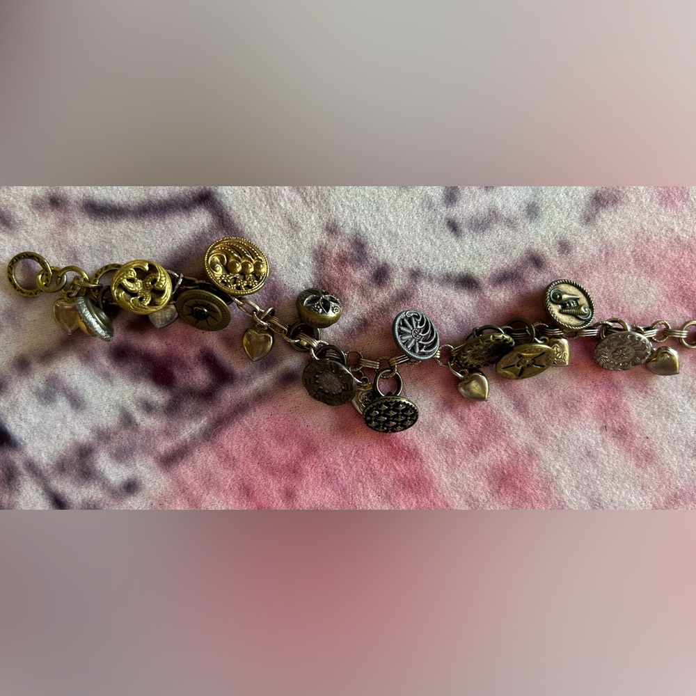 ANTIQUE VINTAGE BUTTON CHARM BRACELET